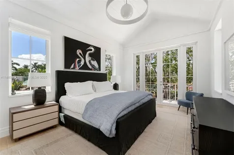261 Greenwood Drive Key Biscayne FL 33149