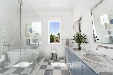 261 Greenwood Drive Key Biscayne FL 33149