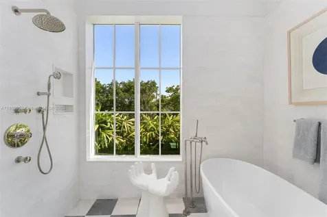 261 Greenwood Drive Key Biscayne FL 33149