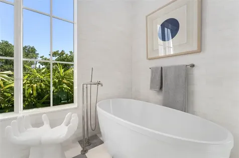 261 Greenwood Drive Key Biscayne FL 33149