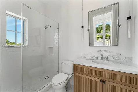 261 Greenwood Drive Key Biscayne FL 33149