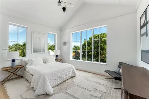 261 Greenwood Drive Key Biscayne FL 33149