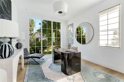 261 Greenwood Drive Key Biscayne FL 33149