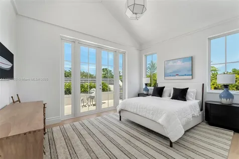 261 Greenwood Drive Key Biscayne FL 33149