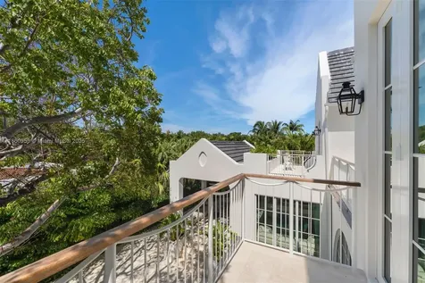 261 Greenwood Drive Key Biscayne FL 33149