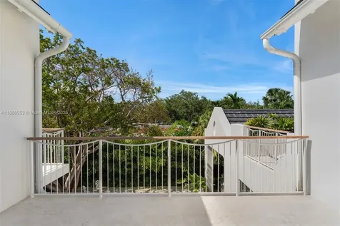 261 Greenwood Drive Key Biscayne FL 33149
