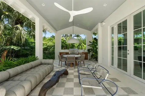 261 Greenwood Drive Key Biscayne FL 33149