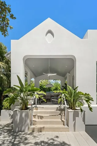 261 Greenwood Drive Key Biscayne FL 33149