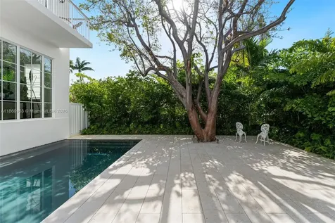 261 Greenwood Drive Key Biscayne FL 33149