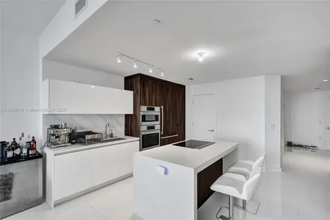 851 NE 1st Avenue Miami FL 33132