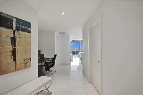 851 NE 1st Avenue Miami FL 33132