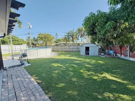 7330 NW 6th Street Miami FL 33126