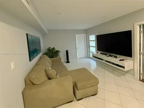 7330 NW 6th Street Miami FL 33126