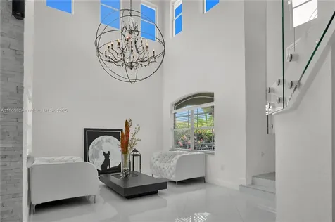 8913 SW 206th Street Cutler Bay FL 33189