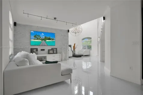 8913 SW 206th Street Cutler Bay FL 33189