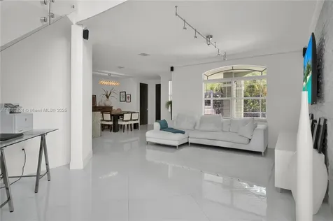 8913 SW 206th Street Cutler Bay FL 33189