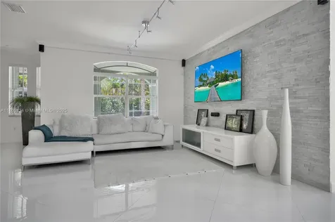 8913 SW 206th Street Cutler Bay FL 33189