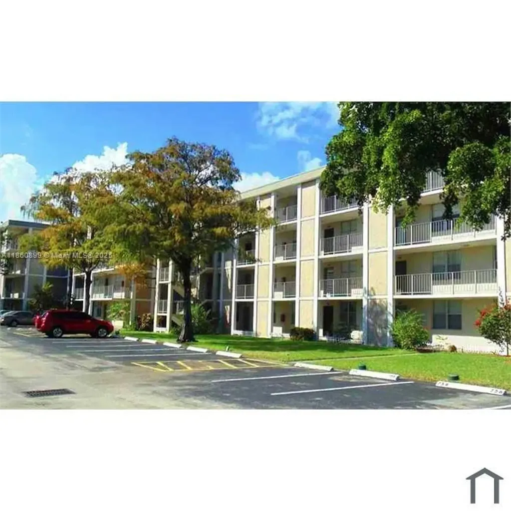 2998 NW 48th Terrace Lauderdale Lakes FL 33313