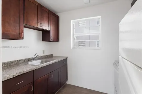 1251 NW 59th Street Miami FL 33142