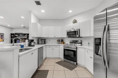 864 NW 136th Avenue Miami FL 33182