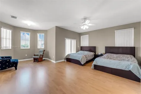 864 NW 136th Avenue Miami FL 33182