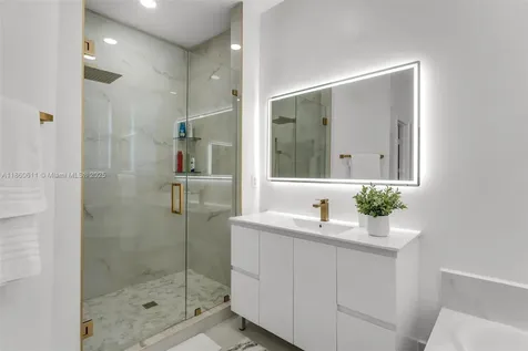 864 NW 136th Avenue Miami FL 33182