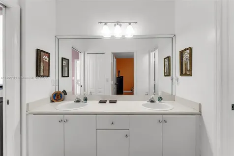 864 NW 136th Avenue Miami FL 33182