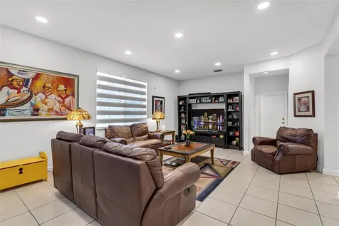 864 NW 136th Avenue Miami FL 33182