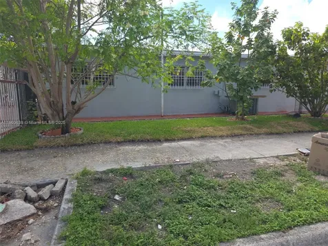 965 W 23rd Street Hialeah FL 33010
