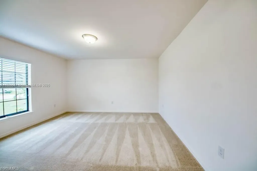 747 Center Lake Street Other City - In The State Of Florida FL 33974