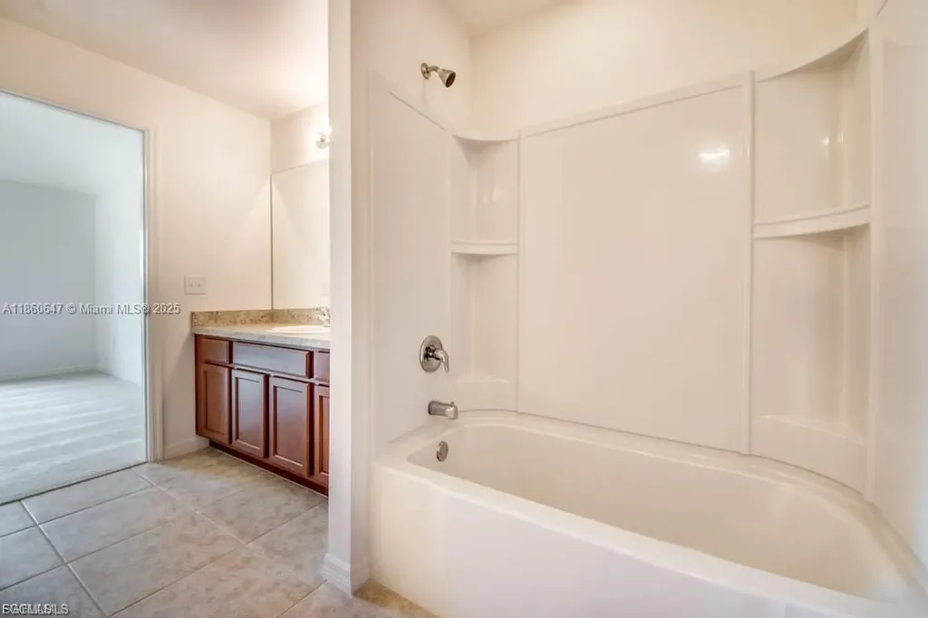 747 Center Lake Street Other City - In The State Of Florida FL 33974