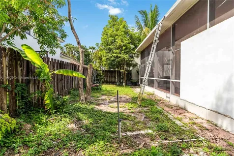 1958 NW 100th Avenue Pembroke Pines FL 33024