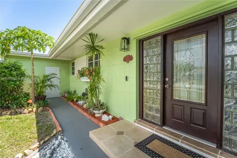 9390 Dominican Drive Cutler Bay FL 33189