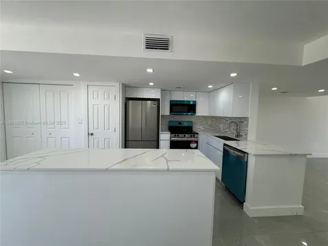 2318 NE 7th Street Hallandale Beach FL 33009