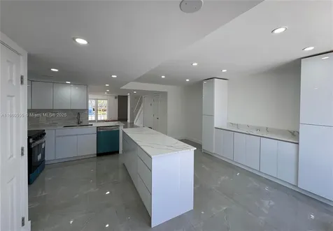 2318 NE 7th Street Hallandale Beach FL 33009