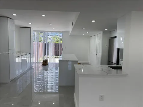 2318 NE 7th Street Hallandale Beach FL 33009