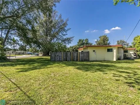 115 Marion Road West Park FL 33023