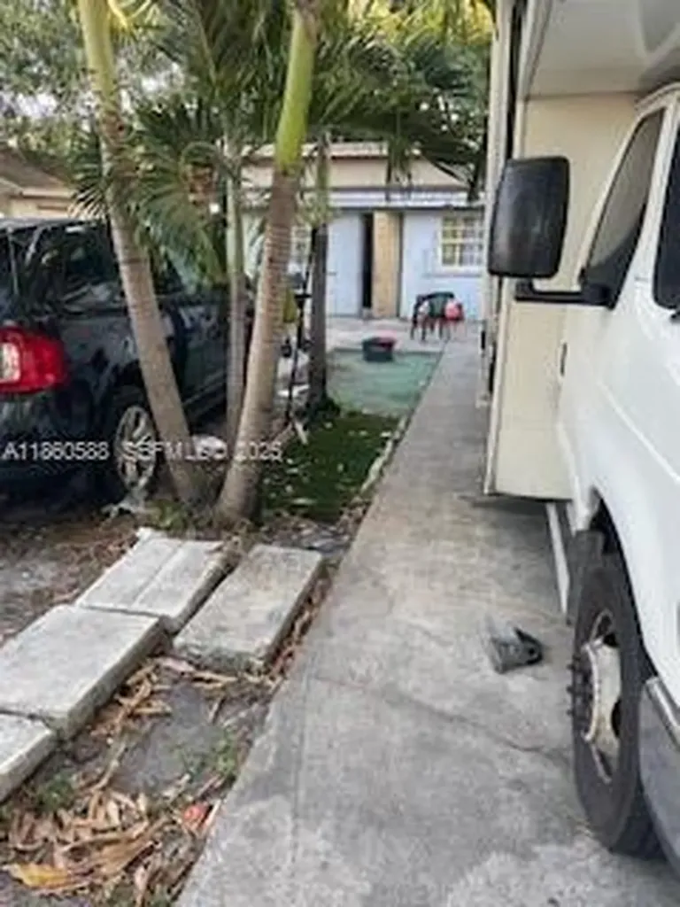 6034 Fillmore Street Hollywood FL 33024