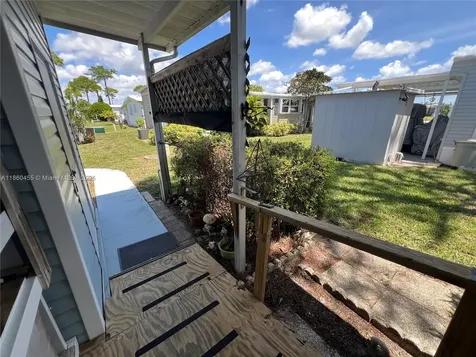 12020 Iguana Bay Boynton Beach FL 33436