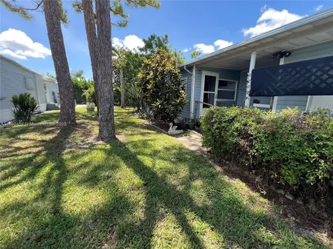 12020 Iguana Bay Boynton Beach FL 33436