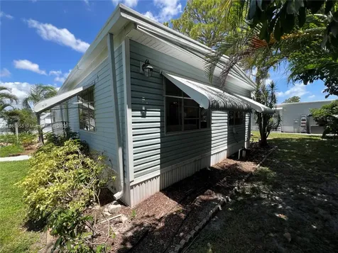 12020 Iguana Bay Boynton Beach FL 33436