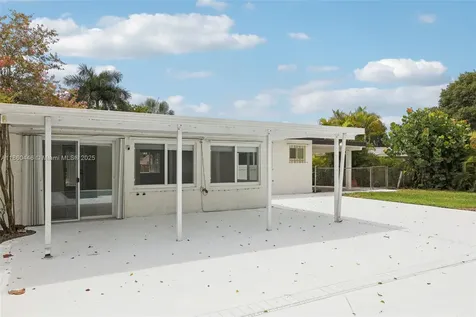 8601 NW 185th Terrace Hialeah FL 33015