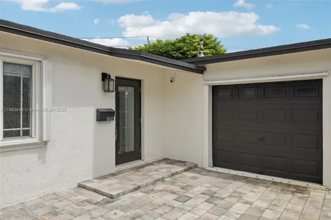 8601 NW 185th Terrace Hialeah FL 33015