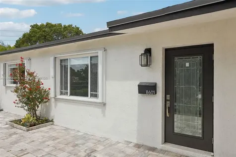 8601 NW 185th Terrace Hialeah FL 33015