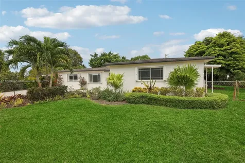 8601 NW 185th Terrace Hialeah FL 33015