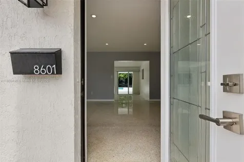 8601 NW 185th Terrace Hialeah FL 33015