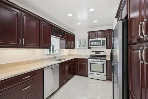 8601 NW 185th Terrace Hialeah FL 33015
