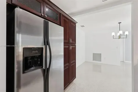 8601 NW 185th Terrace Hialeah FL 33015