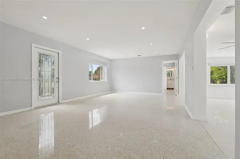 8601 NW 185th Terrace Hialeah FL 33015
