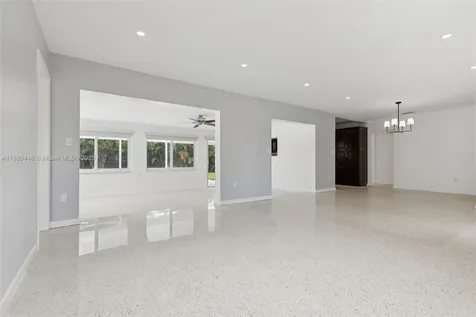 8601 NW 185th Terrace Hialeah FL 33015